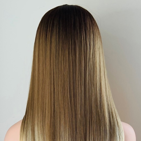 36” Ombre Golden Brown/Blonde Premium Fiber Lace Front Wig for Entertaining…. - Picture 10 of 11